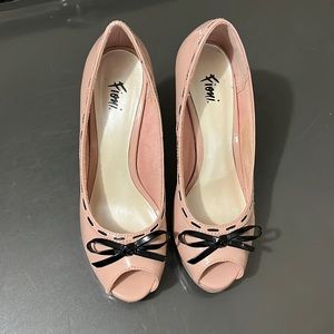 Baby pink Fioni Heels with black detailing